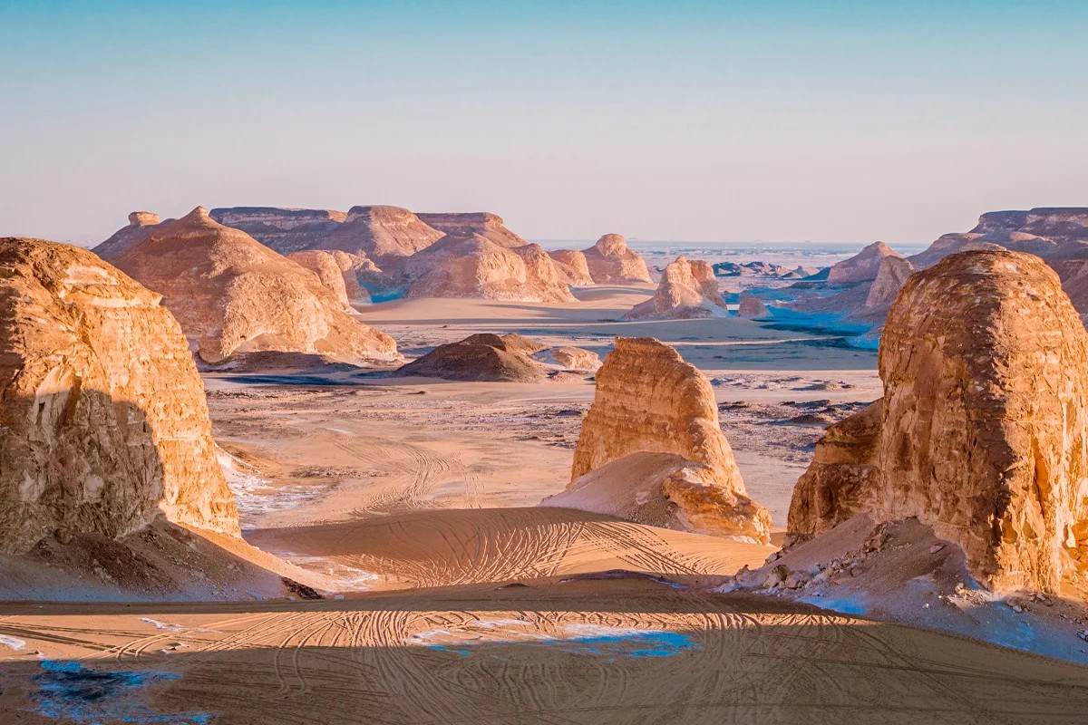 Overnight Tour To White Desert and Bahariya Oasis